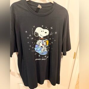 Gildan Black Snoopy Kennedy Space Center T-shirt